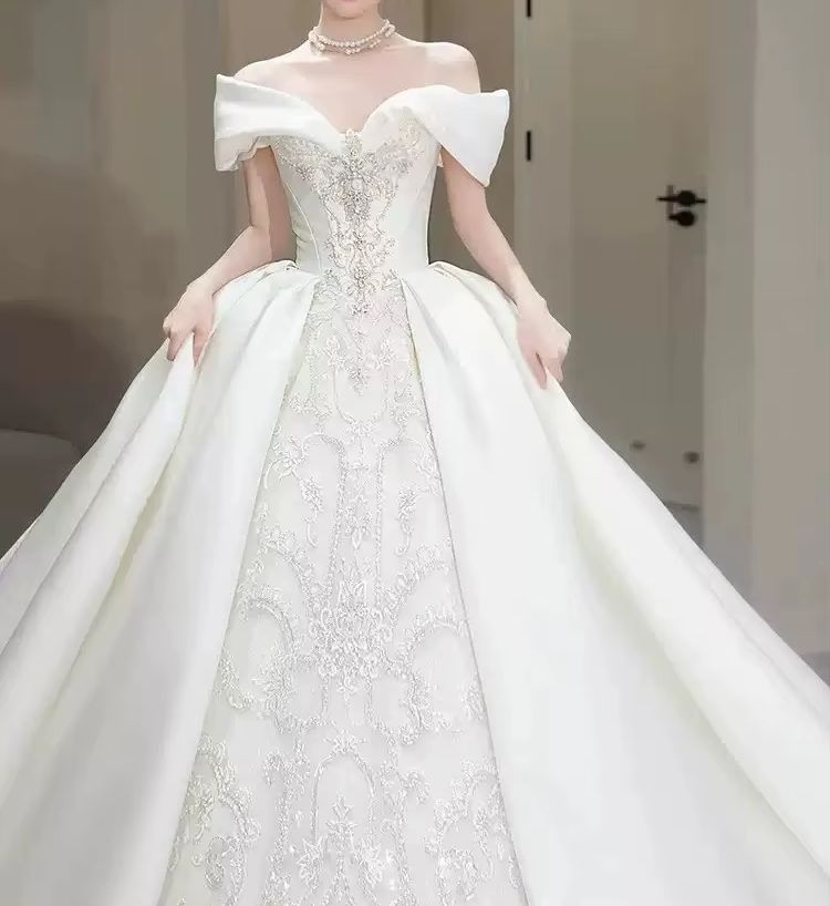 Chic Wedding Dresses Off Shoul - Embroidery Beads recension och pris