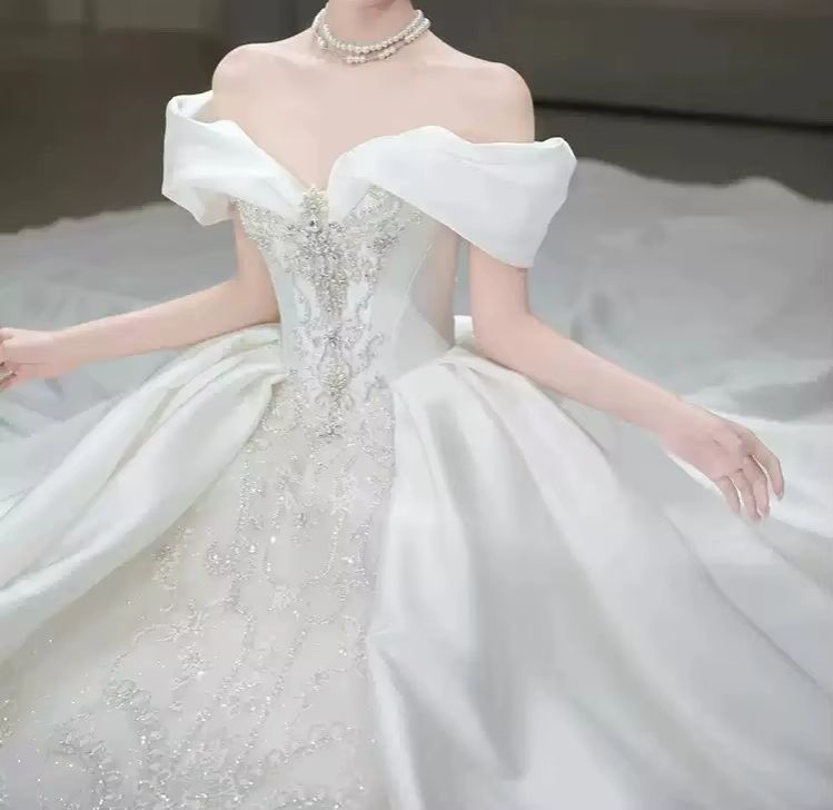 Chic Wedding Dresses Off Shoul - Embroidery Beads recension och pris