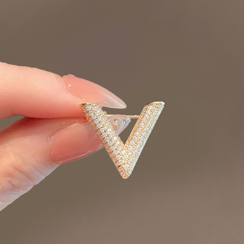 V Letter Rhinestone Small Summ - Embroidery Initials recension och pris