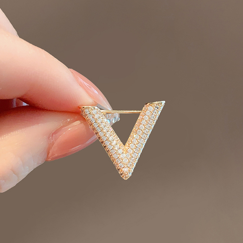 V Letter Rhinestone Small Summ - Embroidery Initials recension och pris